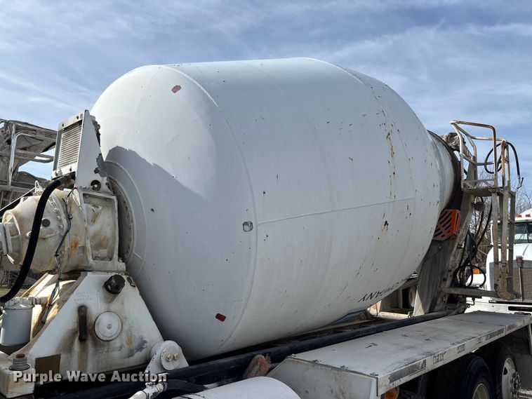 image for item FB3274 2005 Kenworth T800 ready mix truck