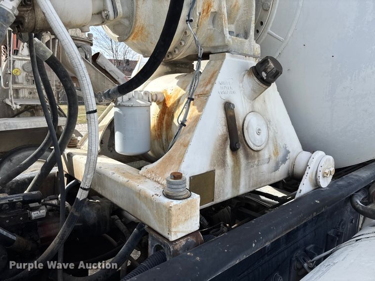 image for item FB3274 2005 Kenworth T800 ready mix truck