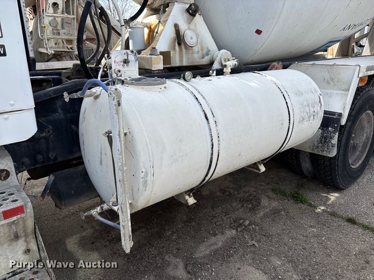 image for item FB3274 2005 Kenworth T800 ready mix truck