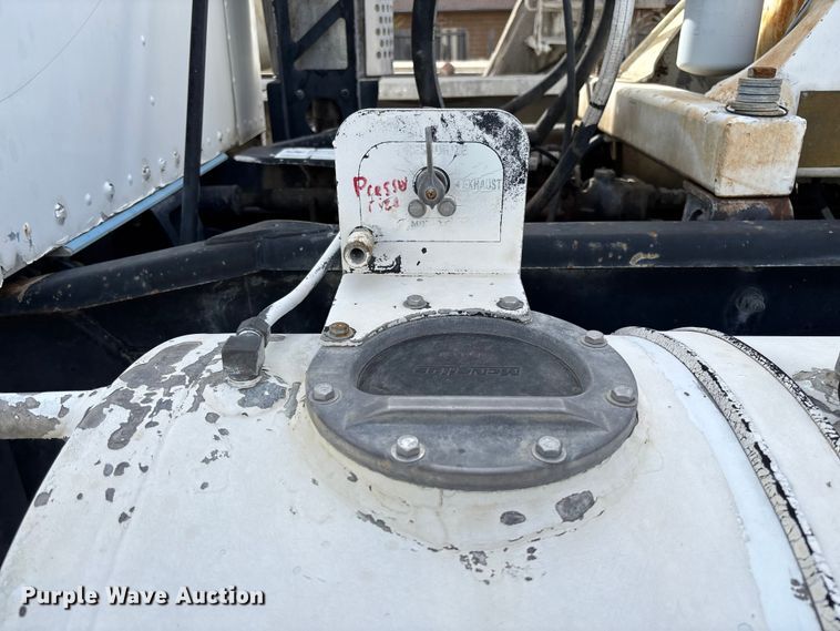 image for item FB3274 2005 Kenworth T800 ready mix truck