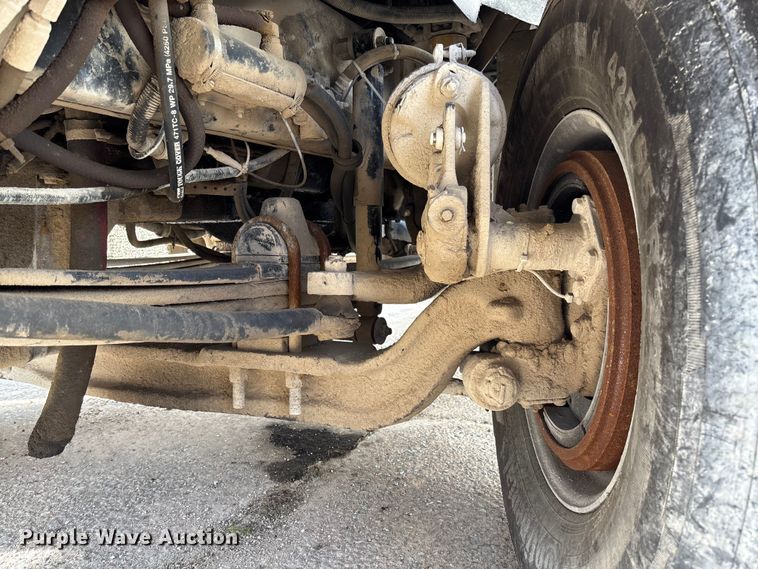 image for item FB3274 2005 Kenworth T800 ready mix truck