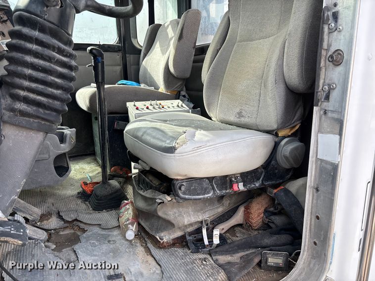 image for item FB3274 2005 Kenworth T800 ready mix truck