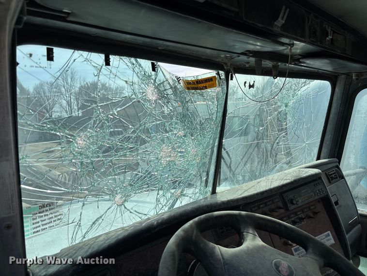 image for item FB3274 2005 Kenworth T800 ready mix truck