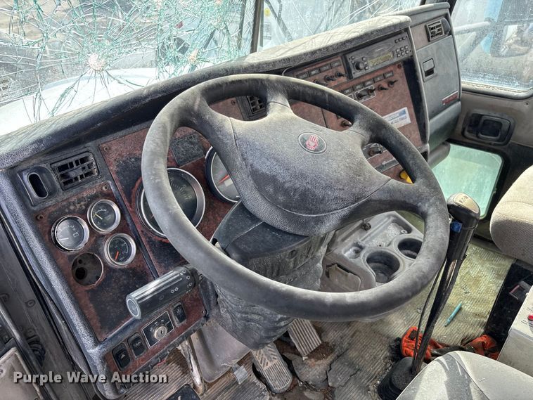 image for item FB3274 2005 Kenworth T800 ready mix truck