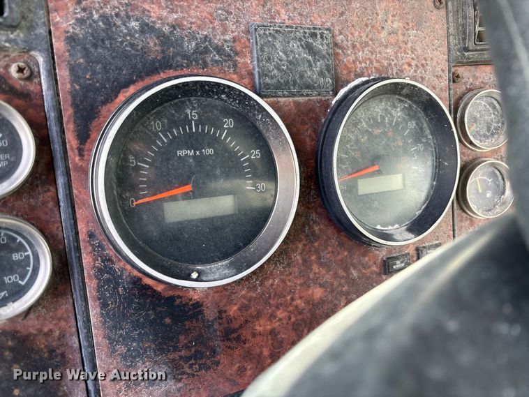 image for item FB3274 2005 Kenworth T800 ready mix truck