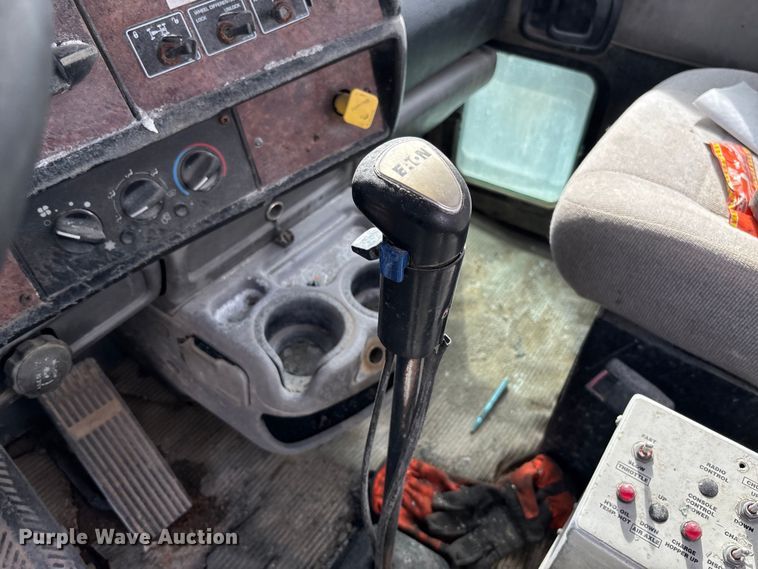 image for item FB3274 2005 Kenworth T800 ready mix truck