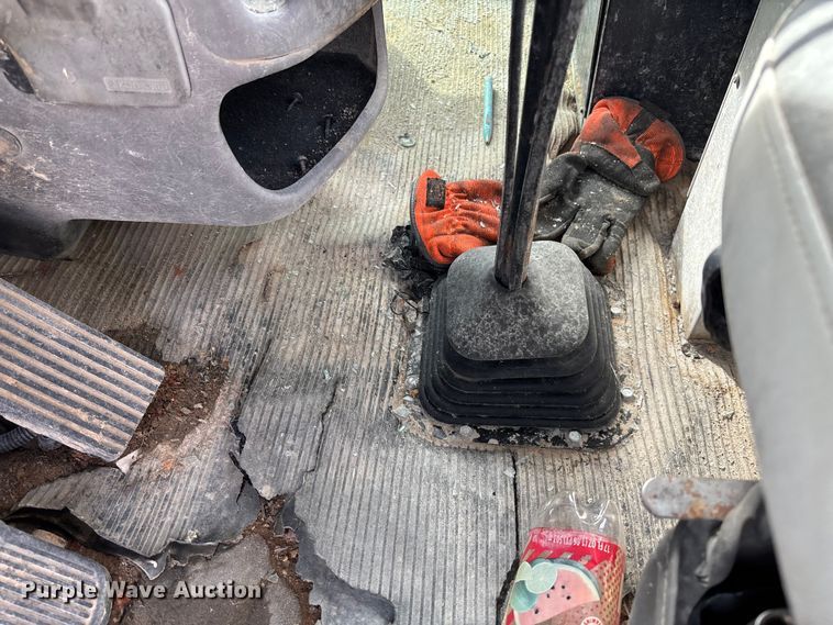 image for item FB3274 2005 Kenworth T800 ready mix truck