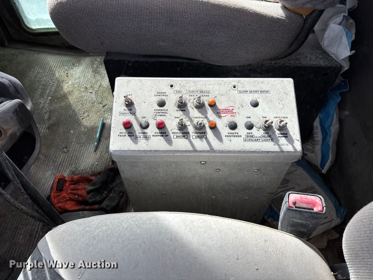 image for item FB3274 2005 Kenworth T800 ready mix truck