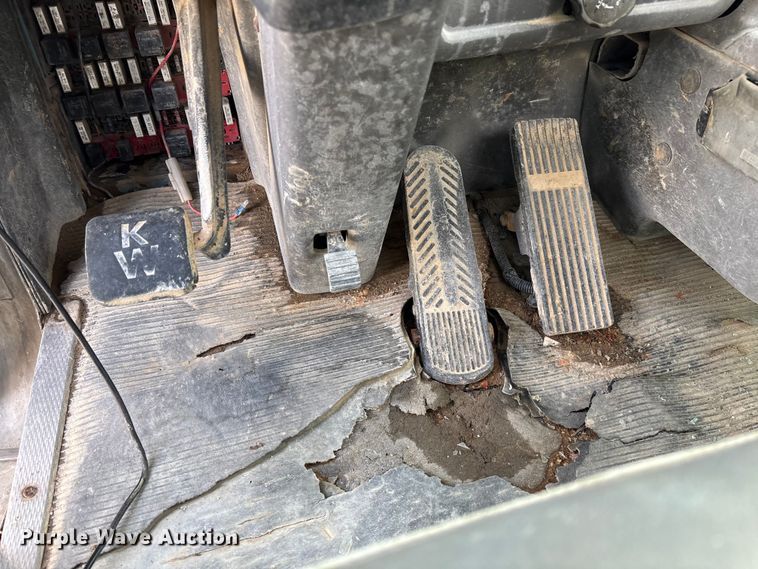 image for item FB3274 2005 Kenworth T800 ready mix truck