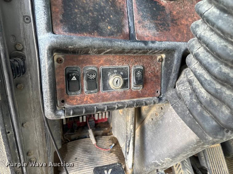 image for item FB3274 2005 Kenworth T800 ready mix truck