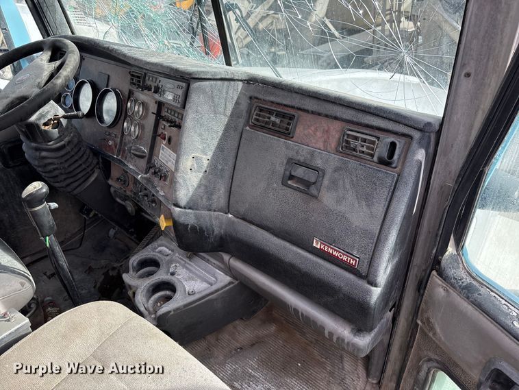 image for item FB3274 2005 Kenworth T800 ready mix truck