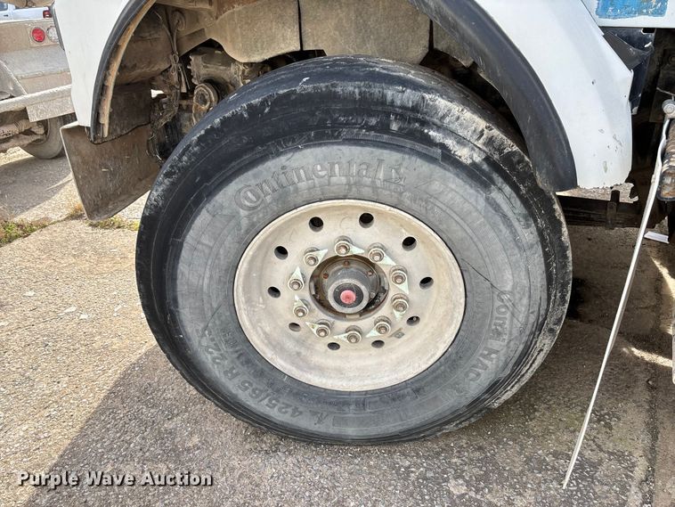 image for item FB3274 2005 Kenworth T800 ready mix truck