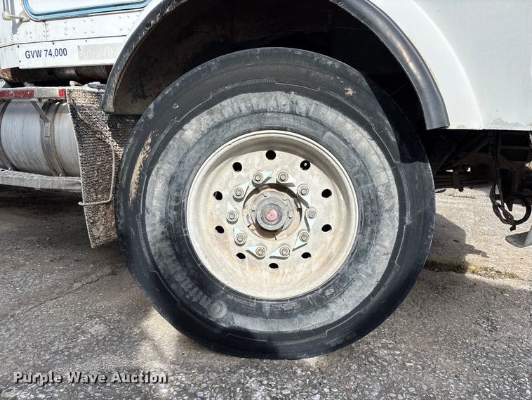 image for item FB3274 2005 Kenworth T800 ready mix truck