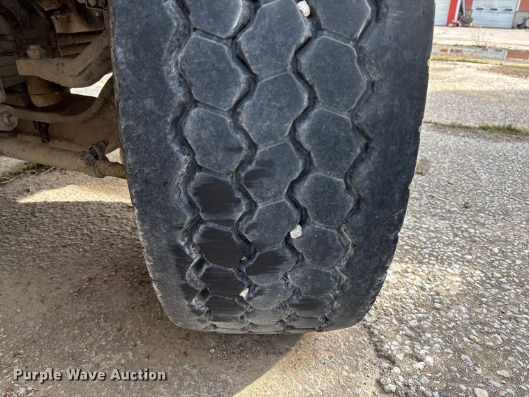 image for item FB3274 2005 Kenworth T800 ready mix truck