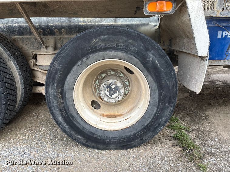 image for item FB3274 2005 Kenworth T800 ready mix truck