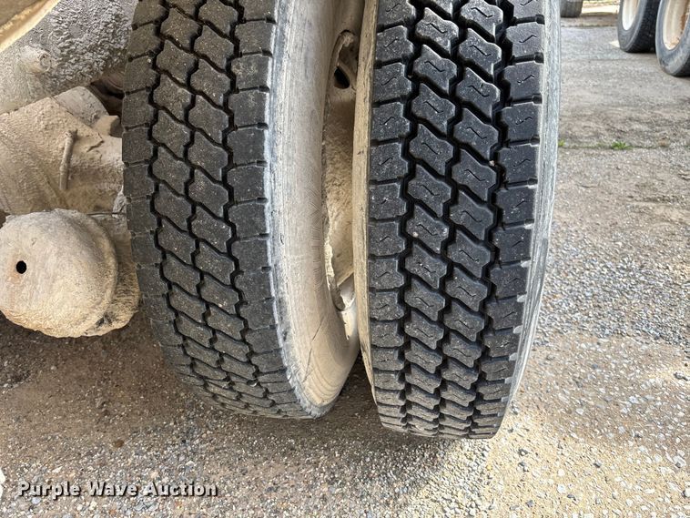 image for item FB3274 2005 Kenworth T800 ready mix truck