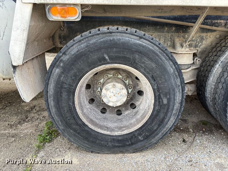 image for item FB3274 2005 Kenworth T800 ready mix truck