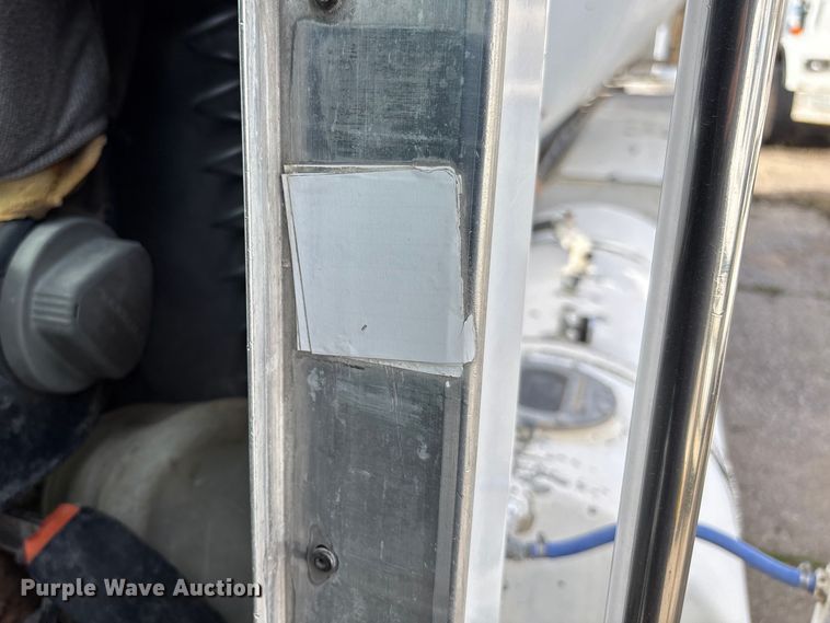 image for item FB3274 2005 Kenworth T800 ready mix truck