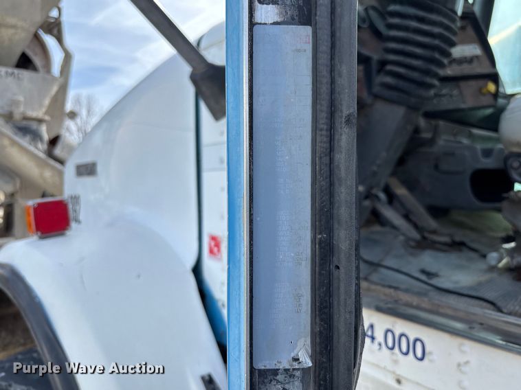 image for item FB3274 2005 Kenworth T800 ready mix truck