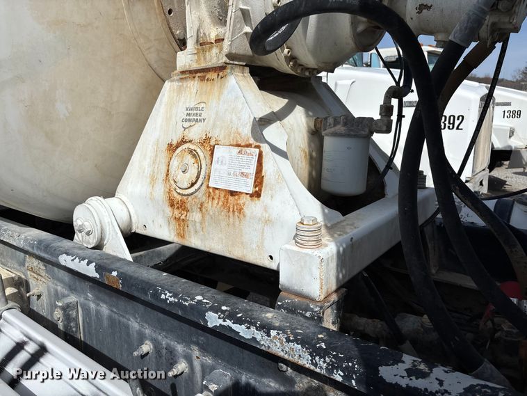 image for item FB3275 2009 Kenworth T800 ready mix truck