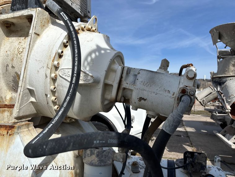 image for item FB3275 2009 Kenworth T800 ready mix truck