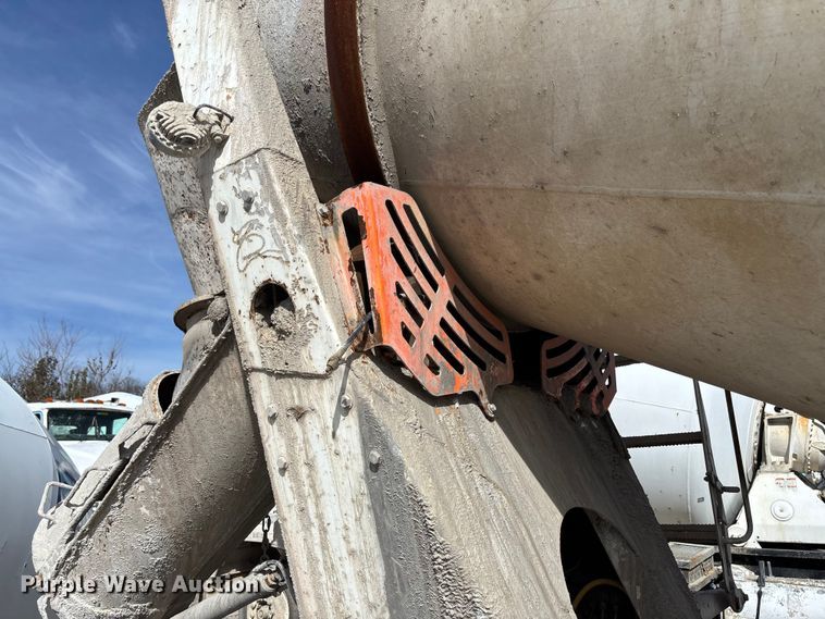 image for item FB3275 2009 Kenworth T800 ready mix truck