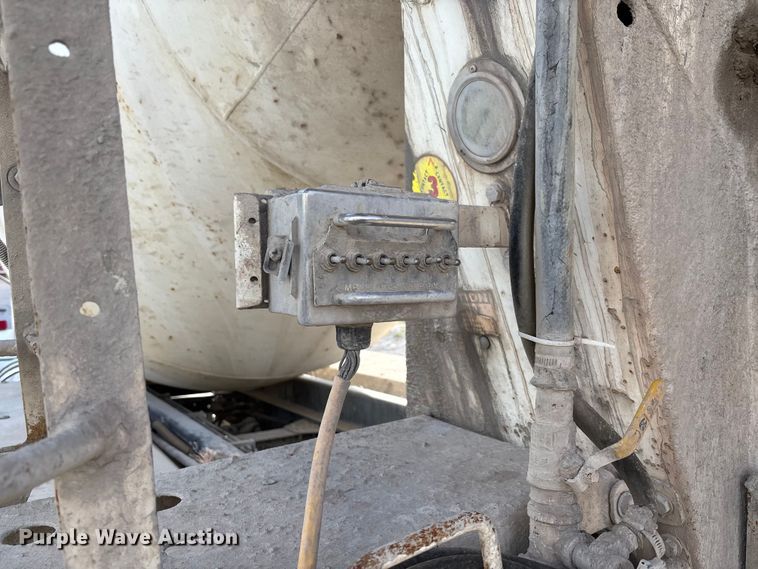 image for item FB3275 2009 Kenworth T800 ready mix truck