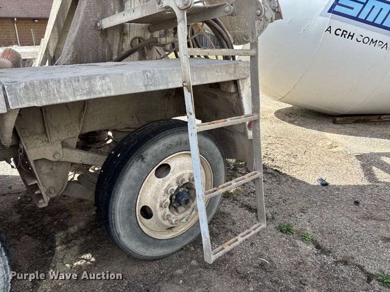 image for item FB3275 2009 Kenworth T800 ready mix truck