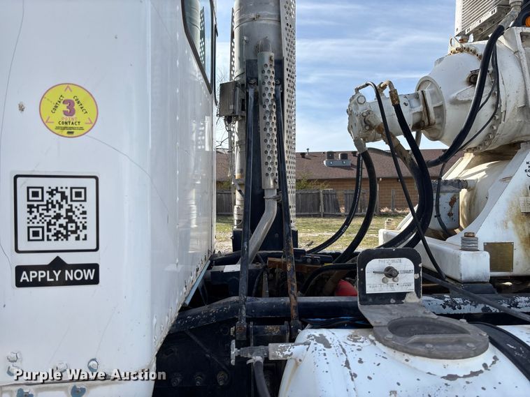 image for item FB3275 2009 Kenworth T800 ready mix truck