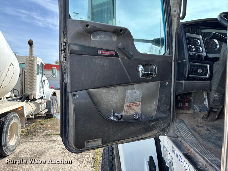 image for item FB3275 2009 Kenworth T800 ready mix truck