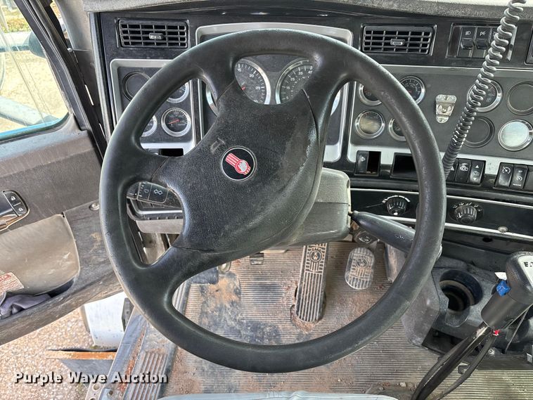 image for item FB3275 2009 Kenworth T800 ready mix truck