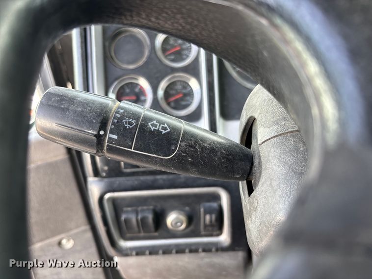 image for item FB3275 2009 Kenworth T800 ready mix truck