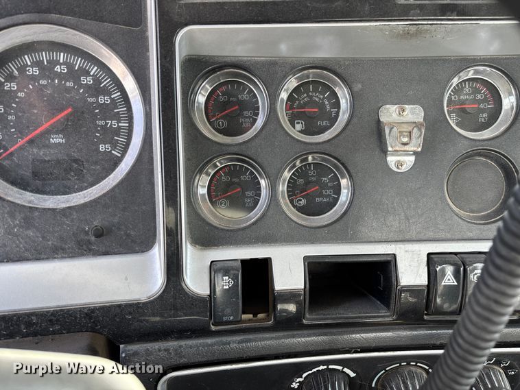 image for item FB3275 2009 Kenworth T800 ready mix truck