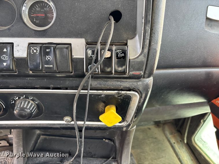 image for item FB3275 2009 Kenworth T800 ready mix truck