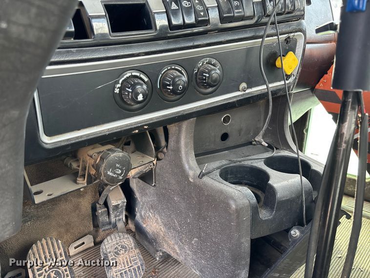 image for item FB3275 2009 Kenworth T800 ready mix truck