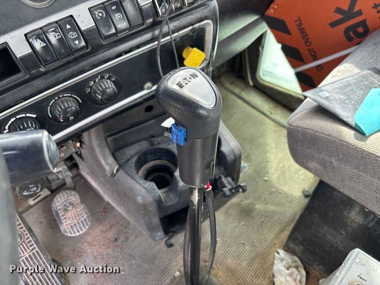 image for item FB3275 2009 Kenworth T800 ready mix truck