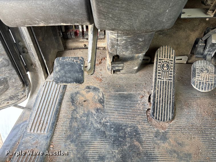 image for item FB3275 2009 Kenworth T800 ready mix truck