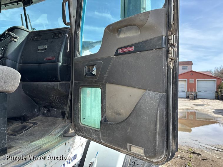 image for item FB3275 2009 Kenworth T800 ready mix truck