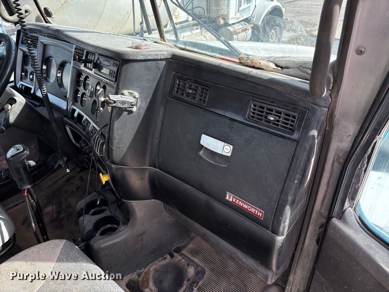 image for item FB3275 2009 Kenworth T800 ready mix truck