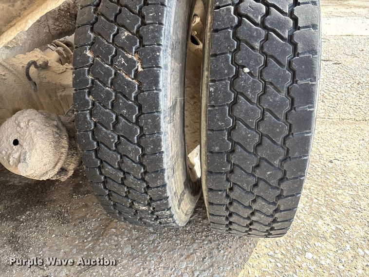 image for item FB3275 2009 Kenworth T800 ready mix truck