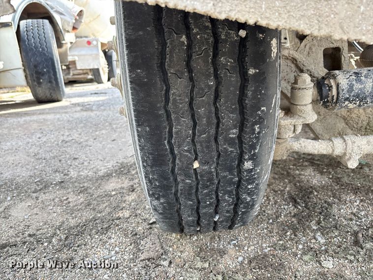 image for item FB3275 2009 Kenworth T800 ready mix truck