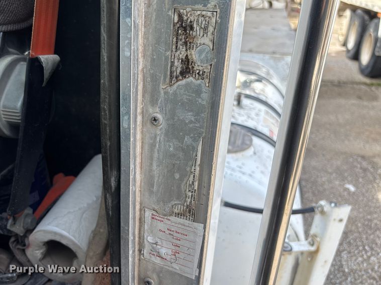 image for item FB3275 2009 Kenworth T800 ready mix truck