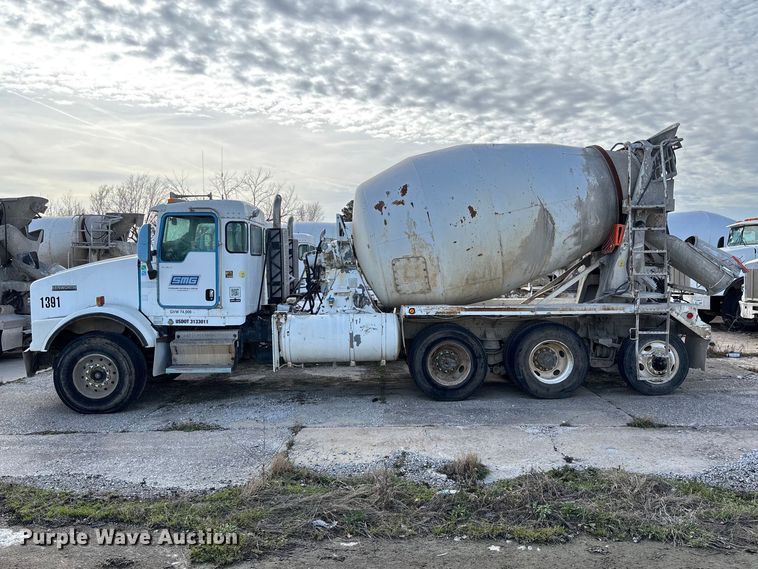 image for item FB3276 2004 Kenworth T800 ready mix truck