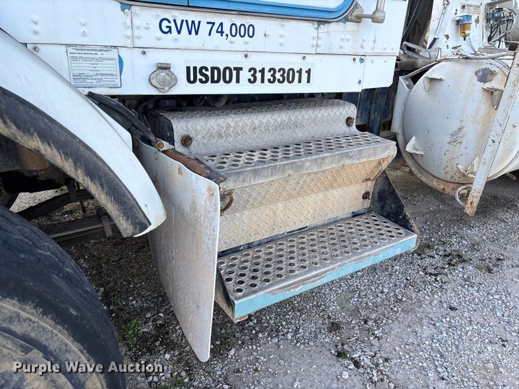 image for item FB3276 2004 Kenworth T800 ready mix truck