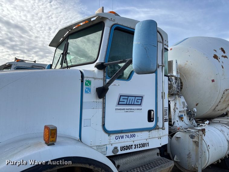 image for item FB3276 2004 Kenworth T800 ready mix truck