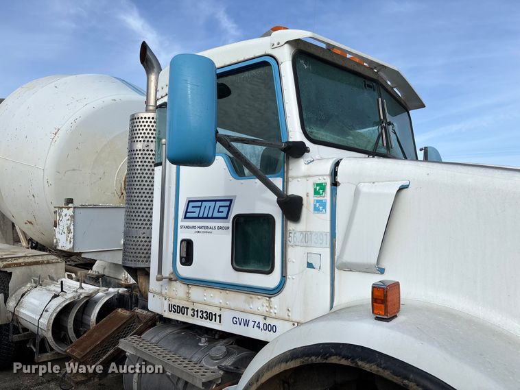 image for item FB3276 2004 Kenworth T800 ready mix truck