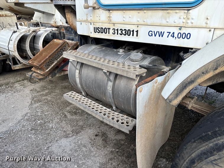 image for item FB3276 2004 Kenworth T800 ready mix truck