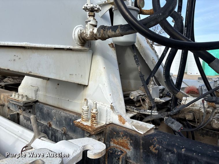 image for item FB3276 2004 Kenworth T800 ready mix truck