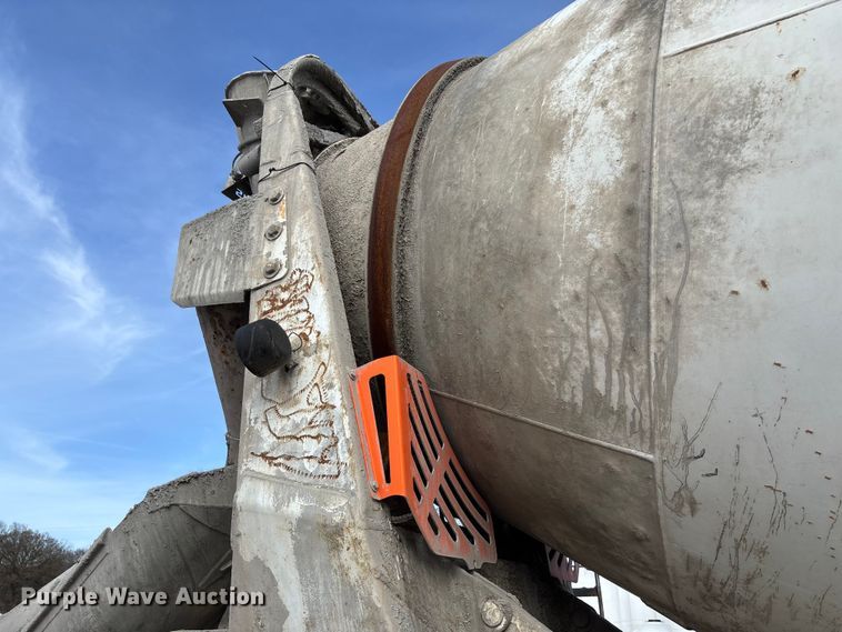 image for item FB3276 2004 Kenworth T800 ready mix truck