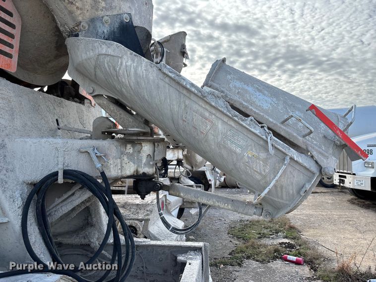 image for item FB3276 2004 Kenworth T800 ready mix truck